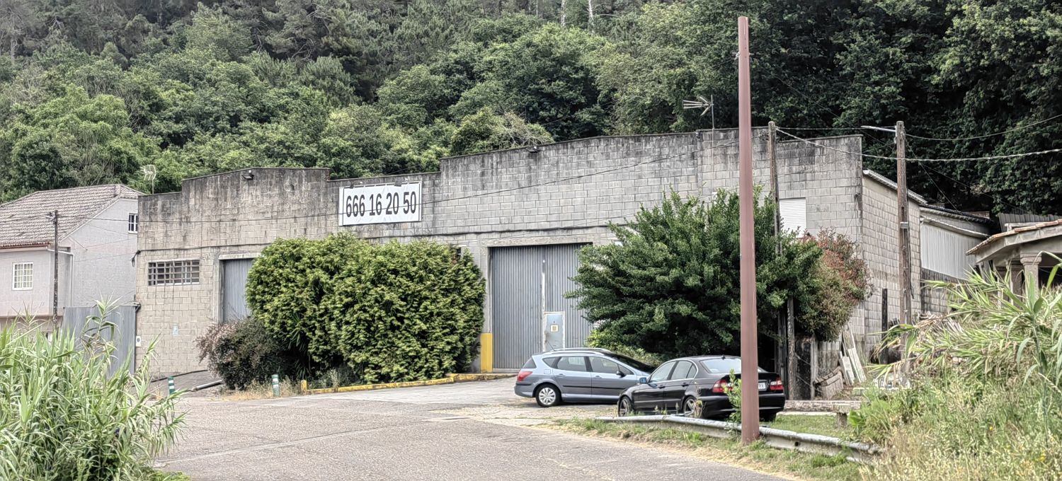 Nave 500m2 con Oficinas y parking.