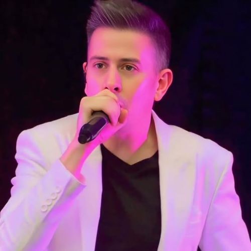 Carlos Álvarez
