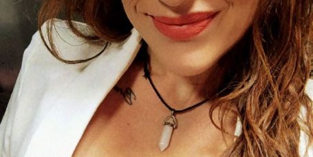 Yaiza Ashley baja en grupo Eureka