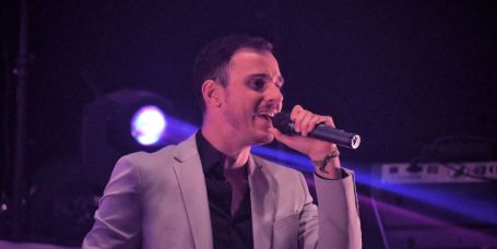 José Pérez baja en orquesta Salsarena