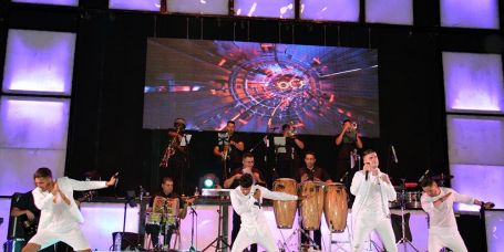 Tamarindos agradece la espectacular acogida del público gallego en sus primeras actuaciones