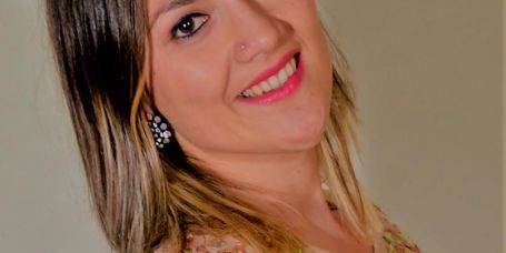 Yolanda Canosa, nueva voz femenina de Foliada