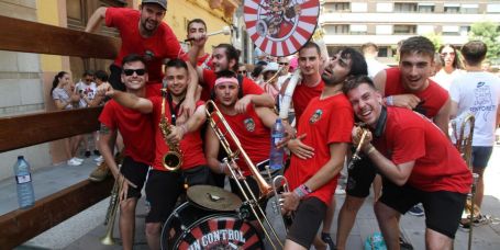 Música llegada desde León se impone en el Concurs de Xarangues de la Vall